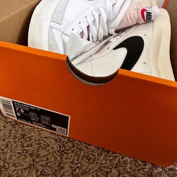 Nike Mid-Blazer ‘77 Women’s Size 7.5 - Picture 4 of 6